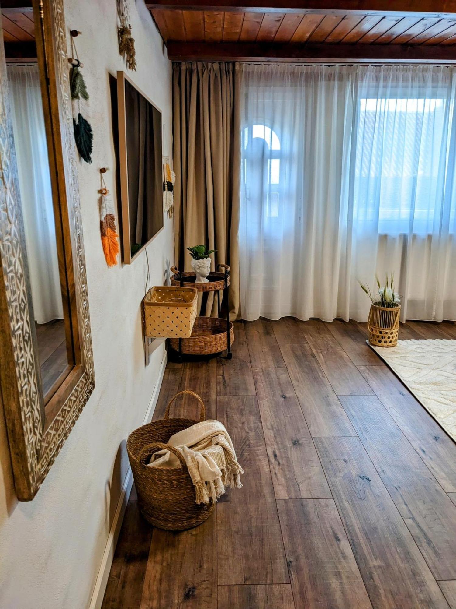 Tokaj Zlata Putna - Restaurant & Pension Vinicky エクステリア 写真
