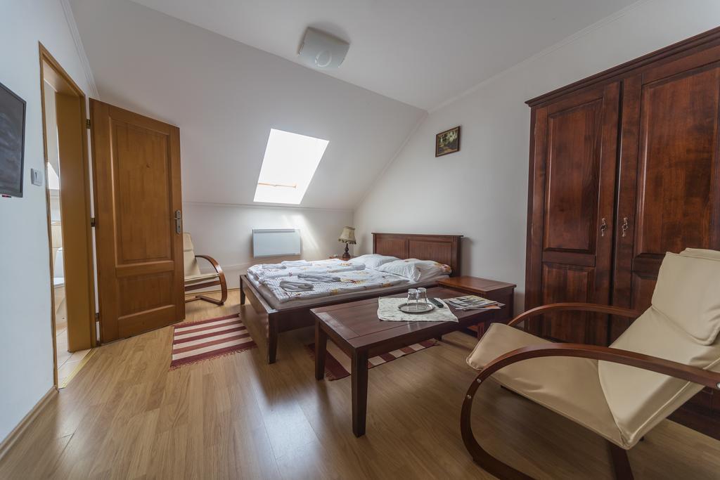 Tokaj Zlata Putna - Restaurant & Pension Vinicky エクステリア 写真