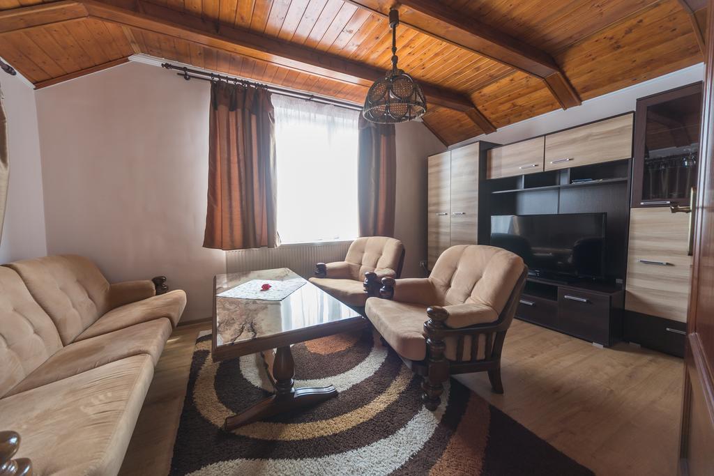 Tokaj Zlata Putna - Restaurant & Pension Vinicky エクステリア 写真